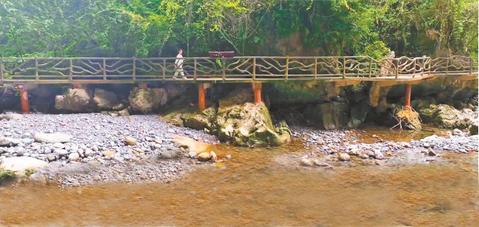 联丰配资 享山间习习凉风 听小溪潺潺流水