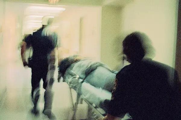 倍悦网配资 26岁男子伙同二人驾车撞死母亲骗保，制造车祸前曾告知父亲